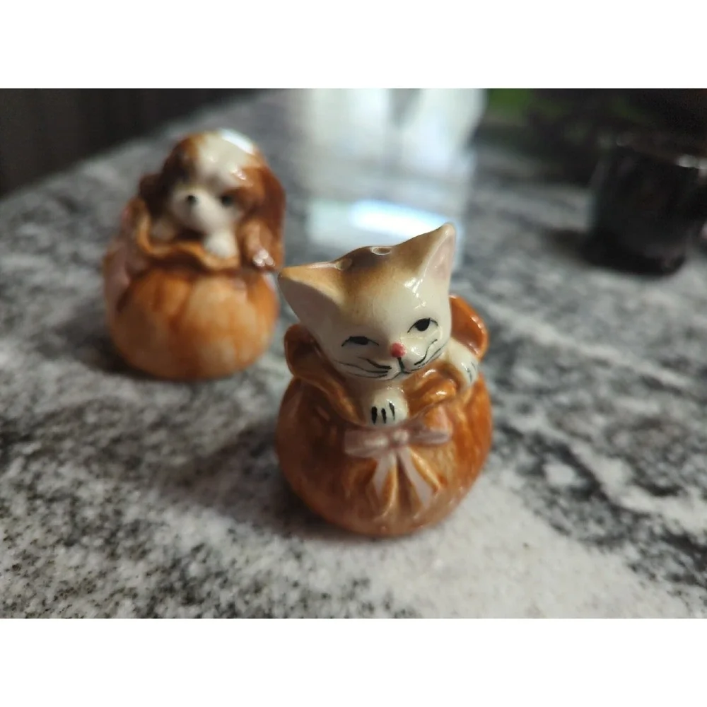 Vintage Kitty Cat & Puppy Dog Salt & Pepper Shakers with Cork Stoppers